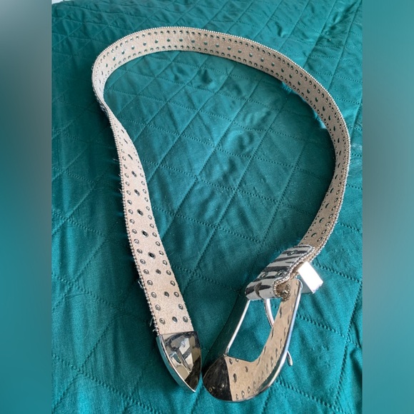 designer studded embellished zebra stripe print bb simon type belt. - Picture 3 of 3